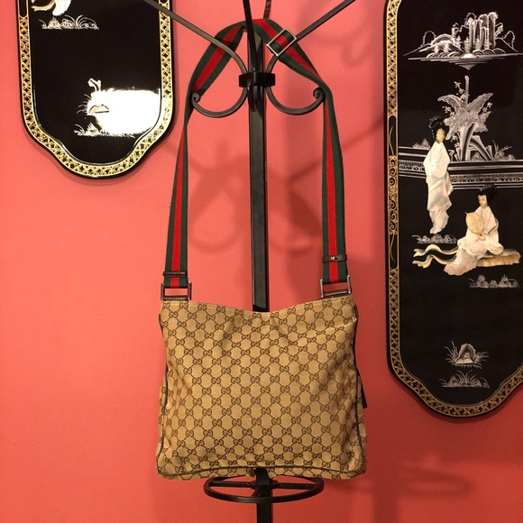 COPY - Vintage Gucci Crossbody Purse - Picture 3 of 5